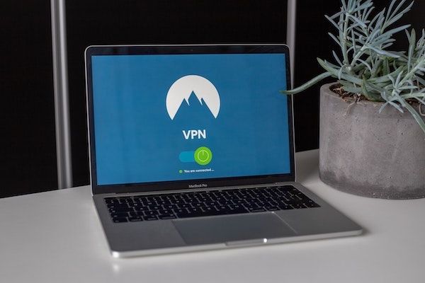 Használjon VPN-t a Spotify hirdetések blokkolásához