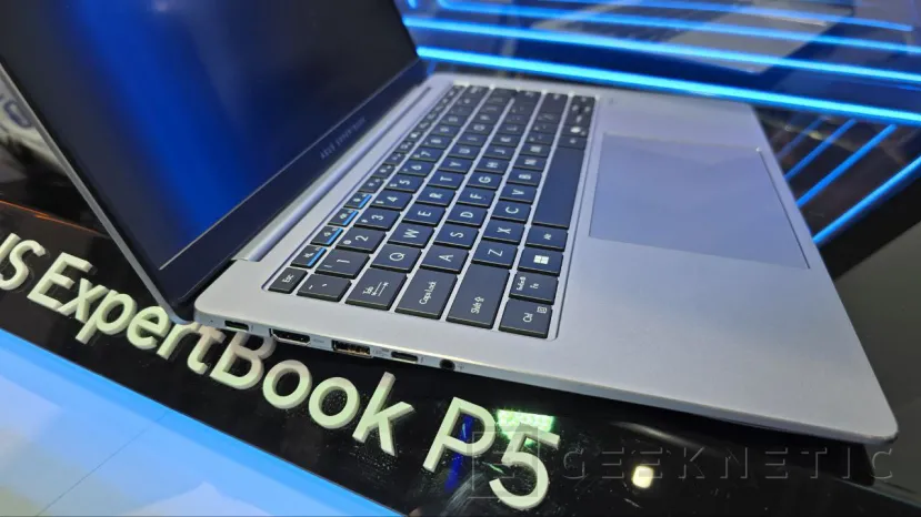 Geeketic Lags Asus Expertbook P5 a társaság számára készül, és a következő 3. generációs Intel -rel érkezik