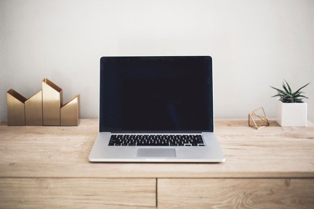 Hogyan válasszunk megfelelő laptopot weboldalkészítéshez, SEO-hoz és online munkához?